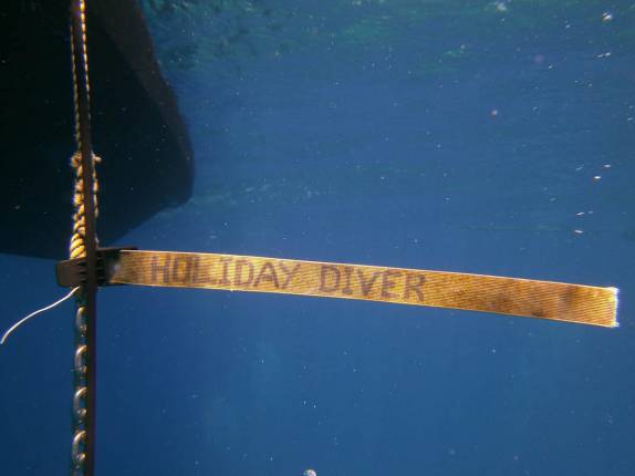 Para termos certeza de que esse é o barco correto (no Randy's Gazeboo, em Little Cayman, nas Ilhas Caiman)